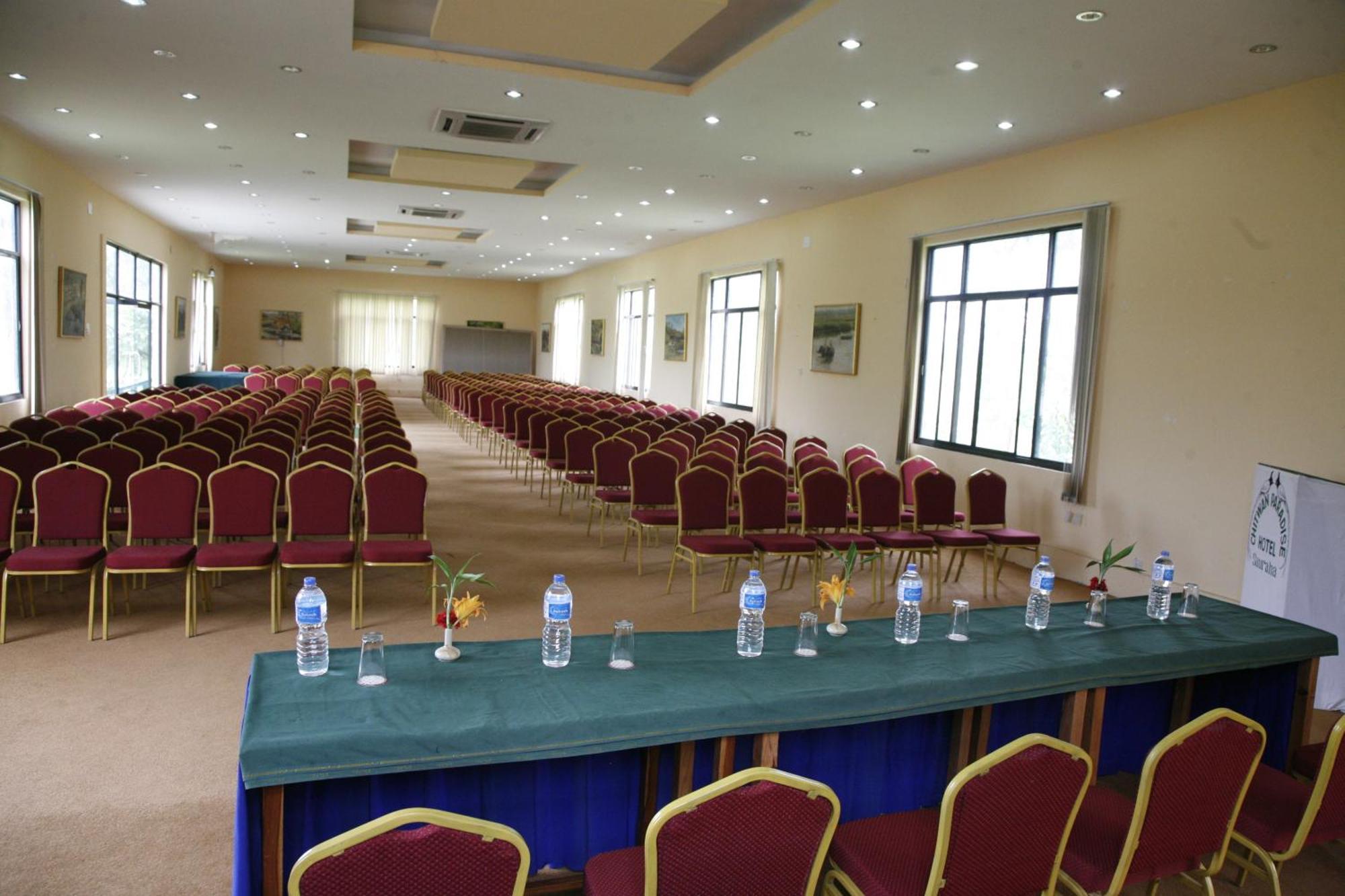 Chitwan Paradise Hotel Sauraha Dış mekan fotoğraf