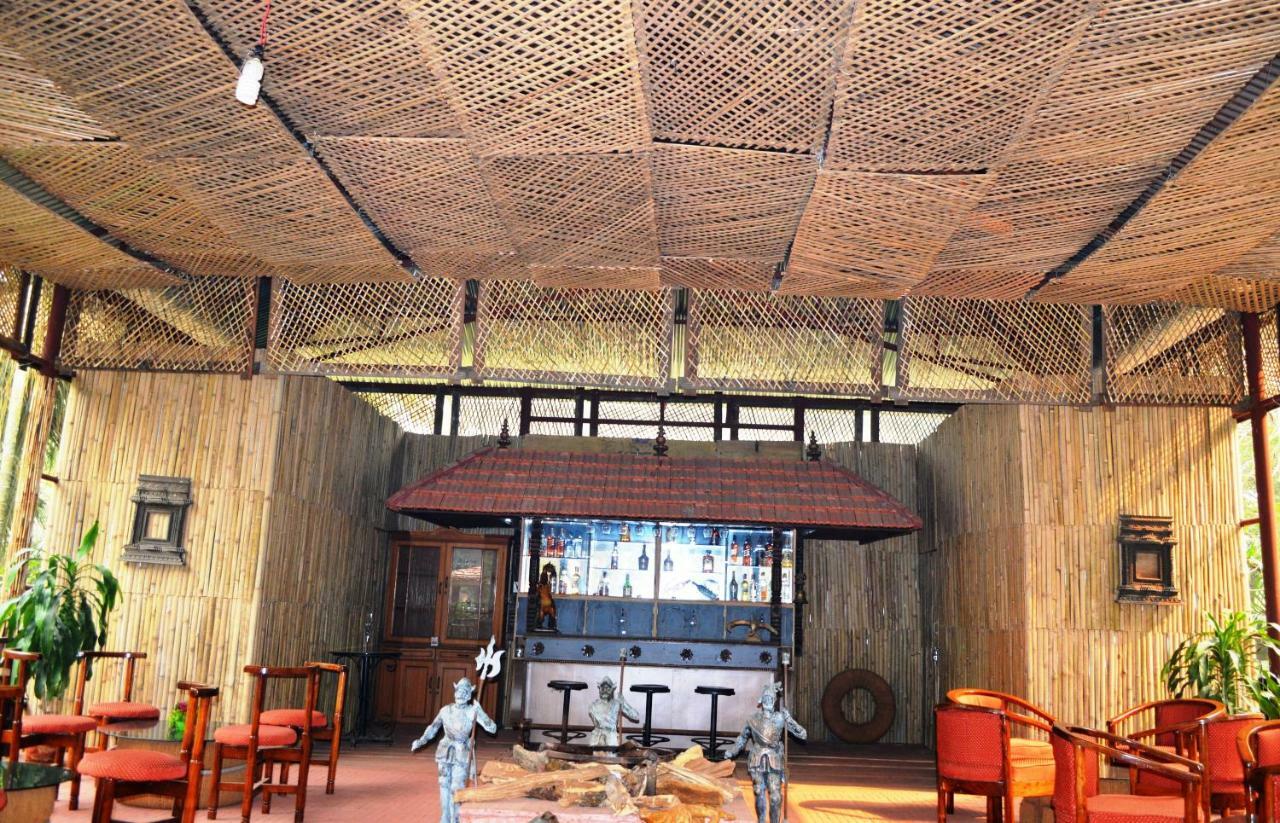 Chitwan Paradise Hotel Sauraha Dış mekan fotoğraf