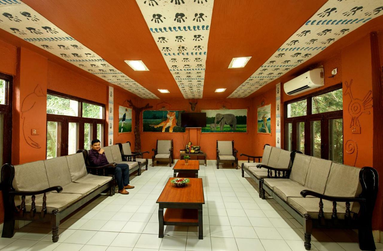 Chitwan Paradise Hotel Sauraha Dış mekan fotoğraf